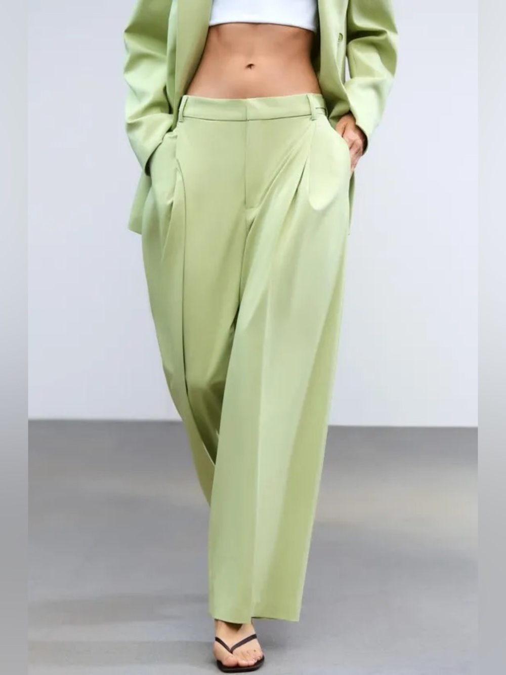 ZARA High-Waist Wide Leg Trouser Pants. Apple Green, M NWT